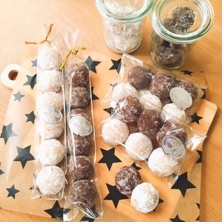 クリスマスにシュトレン&スノーボールクッキーの画像