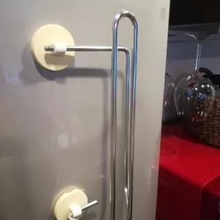 （値下げしました）キッチンペーパーホルダー　KEYUCA
