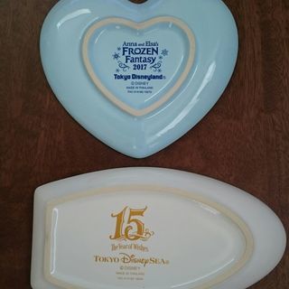 【未使用】ディズニー　アナ雪＆１５周年記念プレート２枚セットの画像