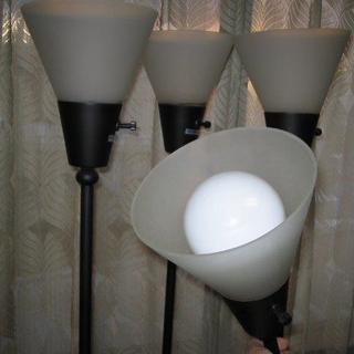 間接照明電気スタンド４台３０００円電球無し(近ければ配達します）の画像