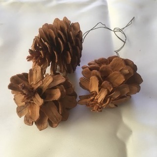 オーナメント 松ぼっくりの画像