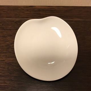 新品　KEYUCA　蓮の葉シェイプ白ミニプレートの画像