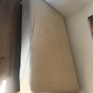 マットレスふかふかダブルベッド(ベッドカバー付き)4800円の画像