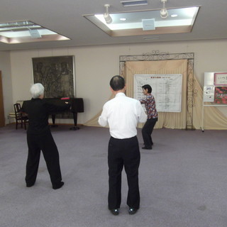 ”いきいきと輝いて100歳まで舞い続けよう健康太極拳！“