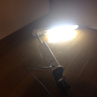 デスクライトの画像