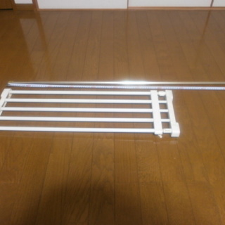 突っ張り棚、突っ張りカーテンレールの画像