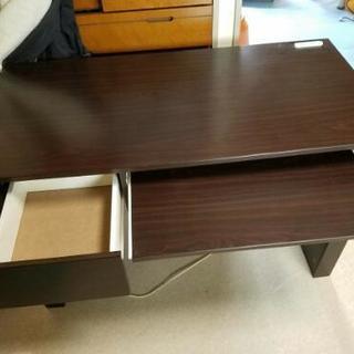 ニトリ　デスク　机の画像