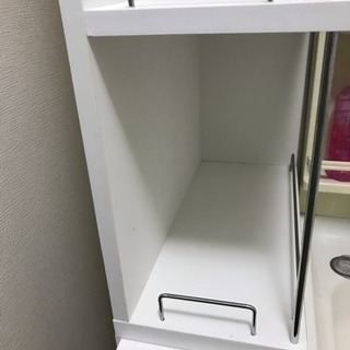 収納棚の画像