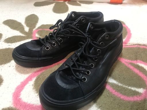 スニーカー★黒靴★新品★RYTHEM