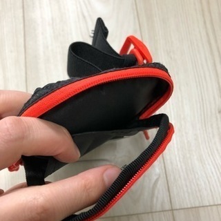 アディダス ランニングポーチ アームポーチの画像