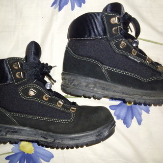 ★（美品・短期使用）GTホーキンス「 GT-9001J 」（トレッキングシューズ）23.0センチ★の画像