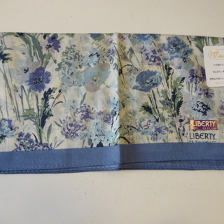 値下げしました－Libertyの大判ハンカチの画像