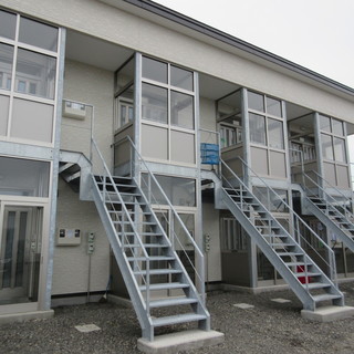 【通年雇用・寮あり】水産加工工場スタッフ募集！
