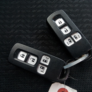 不動の人気！N-BOXカスタム G Lパッケージ　フルセグ　ナビ　両側電動スライドドアの画像