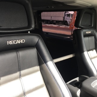 レジアスエース　スーパーGL ディーゼル　社外エアロ・ボンネット　ESSEX18AW　ベッドキット　ﾛｰﾀﾞｳﾝ　ハイエースの画像