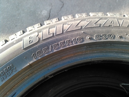 ブリザック REVO GZ 185/55R16 の 4本セット　ブリジストン スタッドレス 冬タイヤ VRX2より人気？