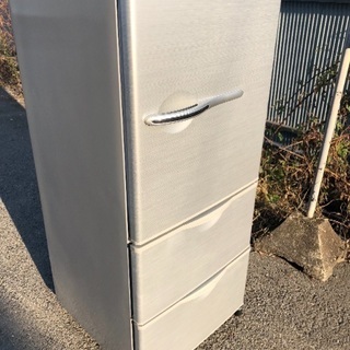 AQUA 255㍑ ３ドア冷蔵庫???美品✨