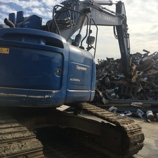解体現場での手元、鉄、非鉄金属の荷物下ろし。の画像