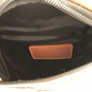 ハンティングワールド ボディバッグの画像