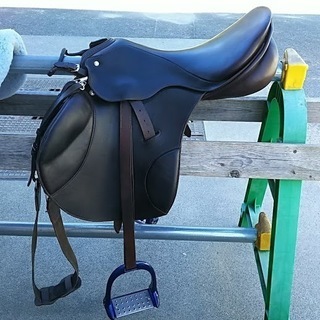 乗馬用馬具（障害鞍など）販売します