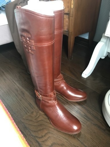 新品です Tory Burch ブラウン ロングブーツ