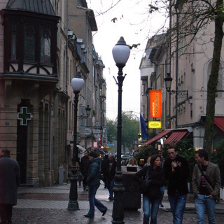 Burberry バーバリー コート 名品 濃紺 トレンチコートで さりげなくお洒落を！の画像