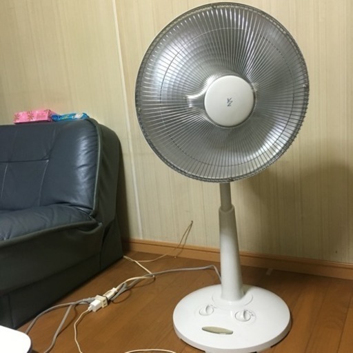 首振りハロゲンヒーター