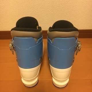 子供用スキーブーツの画像