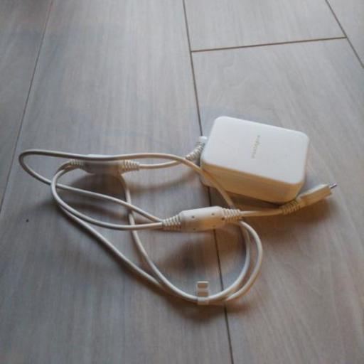 ドコモ純正電源ケーブル（マイクロUSB）