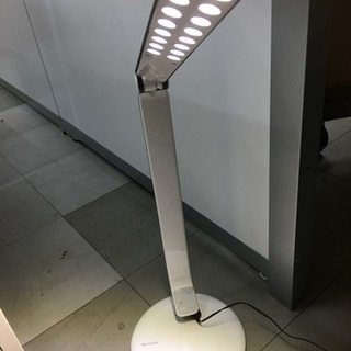 コイズミ LED 卓上スタンド照明 値下げしました！の画像