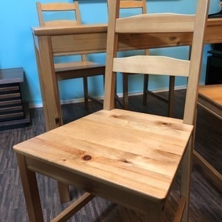 IKEA ダイニングテーブルセットの画像