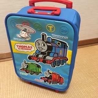 中古 トーマスの小さいキャリーバッグとジャンク電車のおもちゃいろいろ