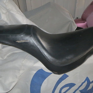 ハーレースポスタ純正シート