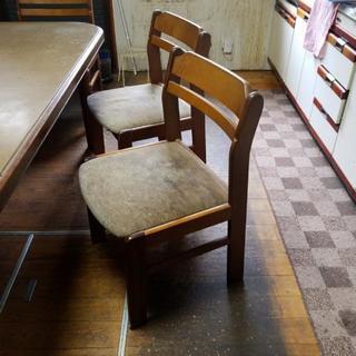 ダイニングテーブルの画像