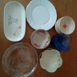種類色々　食器の画像