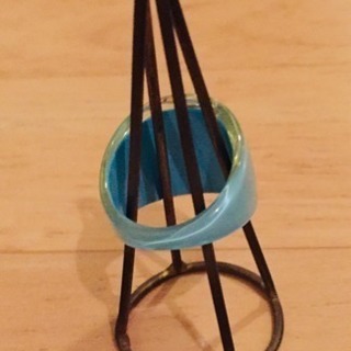 【0円出品】プラスチック製のリング(水色)の画像