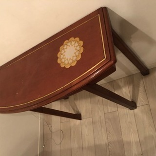 サイドテーブルの画像