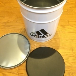 美品adidasペール缶インテリア収納の画像