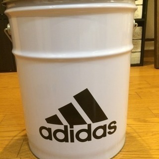 美品adidasペール缶インテリア収納の画像