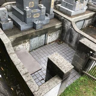 お墓の掃除致します。 - 家事代行