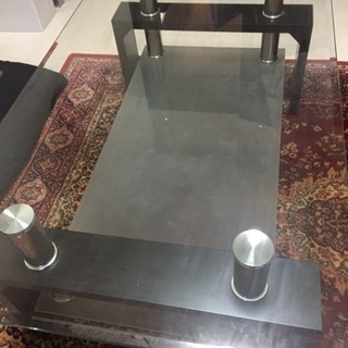 ガラステーブルの画像