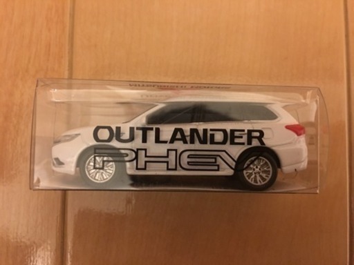 アウトランダー PHEV ダイキャストミニカー 白 【新品未開封】