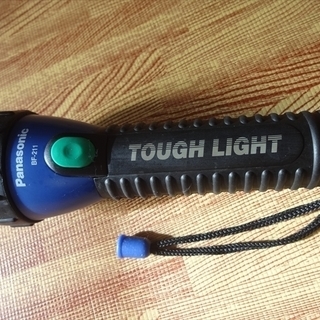 Panasonic 懐中電灯 BF-211 TOUGH LIGH...
