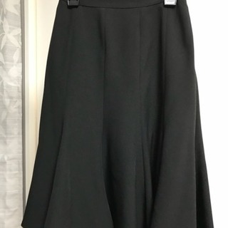 値下 就活 面接 黒のシンプルフレアスカート