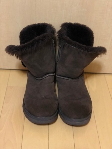 靴 UGG