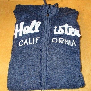 ☆ホリスター HOLLISTER ネイビーパーカー Mサイズ◆何にでも合わせやすいの画像