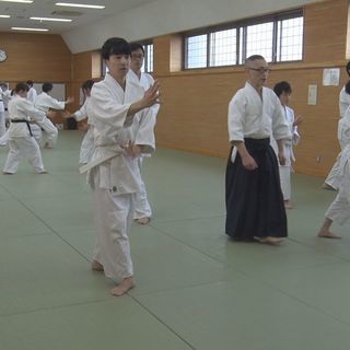 合気道隼　【土曜日】 ◇未経験者、体力に自信の無い方、性別、年齢問わず、どなたでも丁寧にご指導いたします。の画像