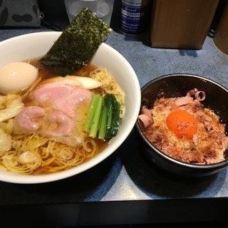21時頃ご飯や軽く飲めるって方！