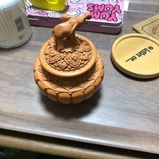 カンボジアで買った素焼きの小物入れの画像