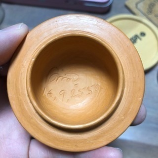 カンボジアで買った素焼きの小物入れの画像